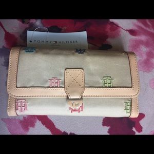 Tommy Hilfiger Khaki Wallet